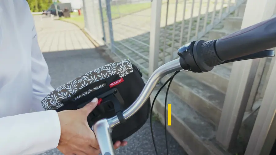Amazon Produktvideo: Fahrrad-Lenkertasche unterwegs